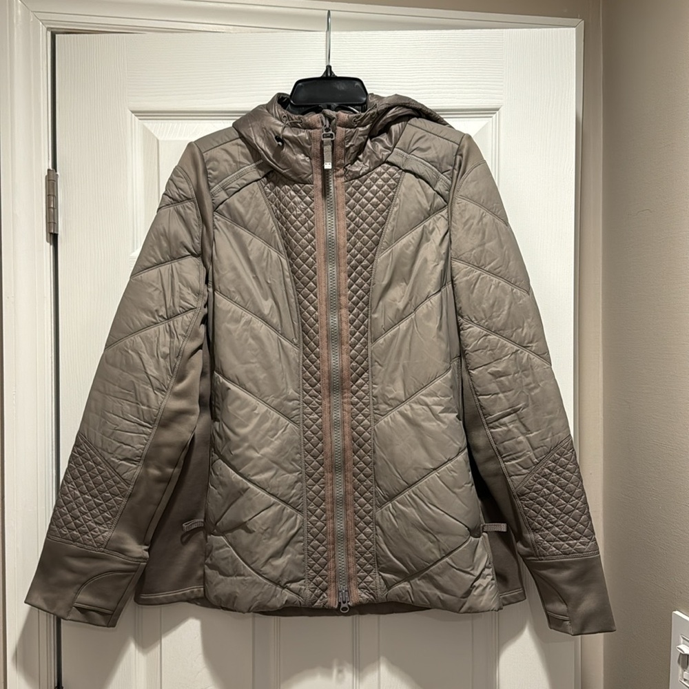 Athleta Rock Ridge Primaloft stylish hooded jacket